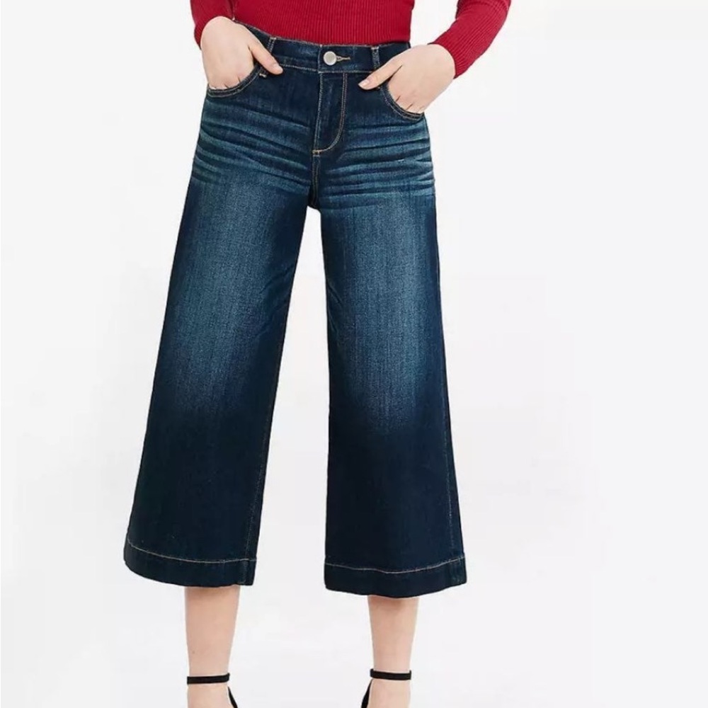 Express high rise wide leg cropped jeans size 4
